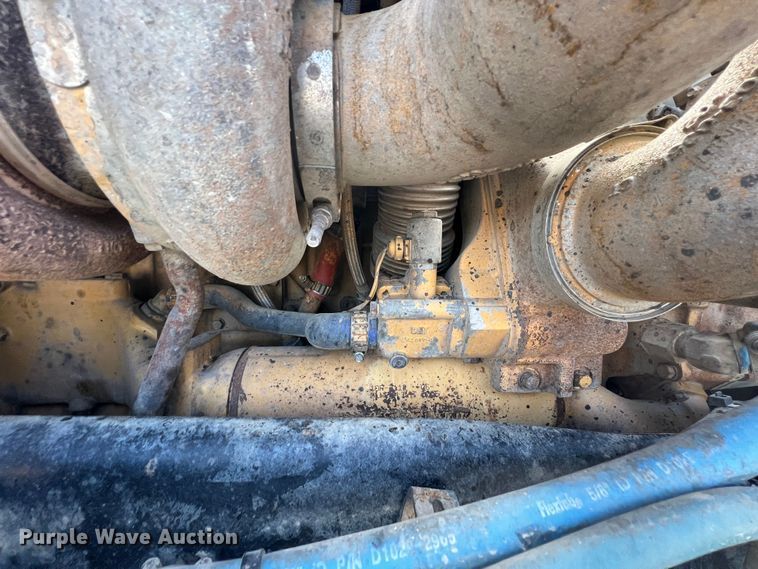 image for item HX9971 2005 Kenworth T800  dump truck