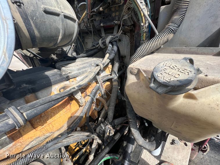 image for item HX9971 2005 Kenworth T800  dump truck