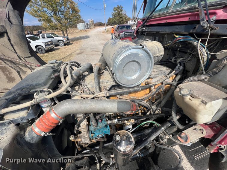 image for item HX9971 2005 Kenworth T800  dump truck