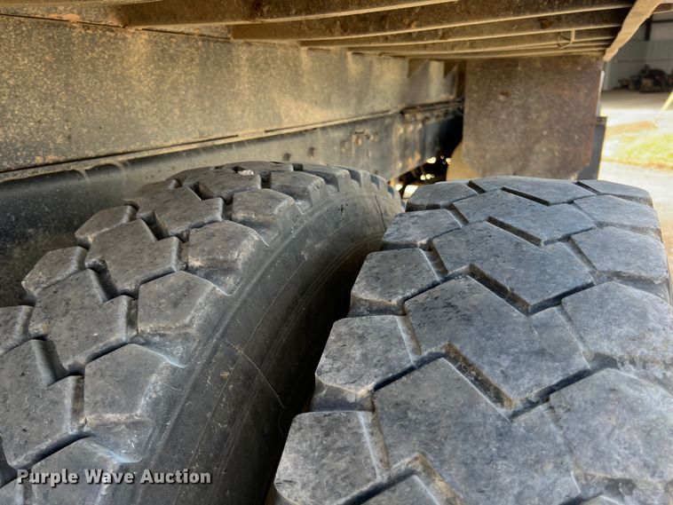 image for item HX9971 2005 Kenworth T800  dump truck