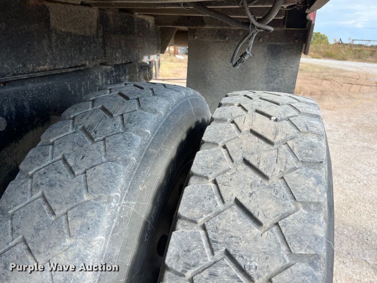 image for item HX9971 2005 Kenworth T800  dump truck