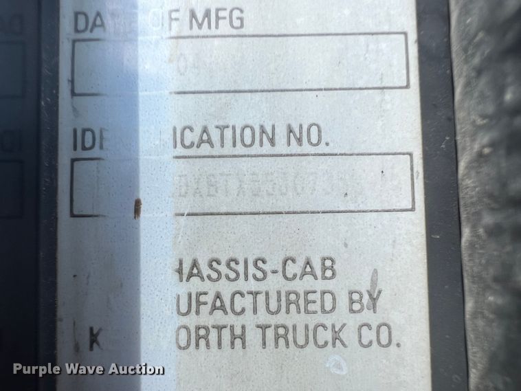 image for item HX9971 2005 Kenworth T800  dump truck