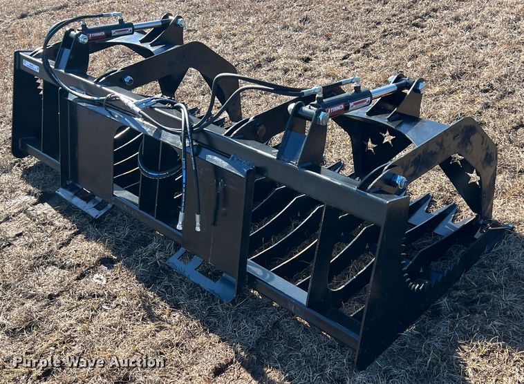 image for item ID9423 84" W skid steer grapple bucket