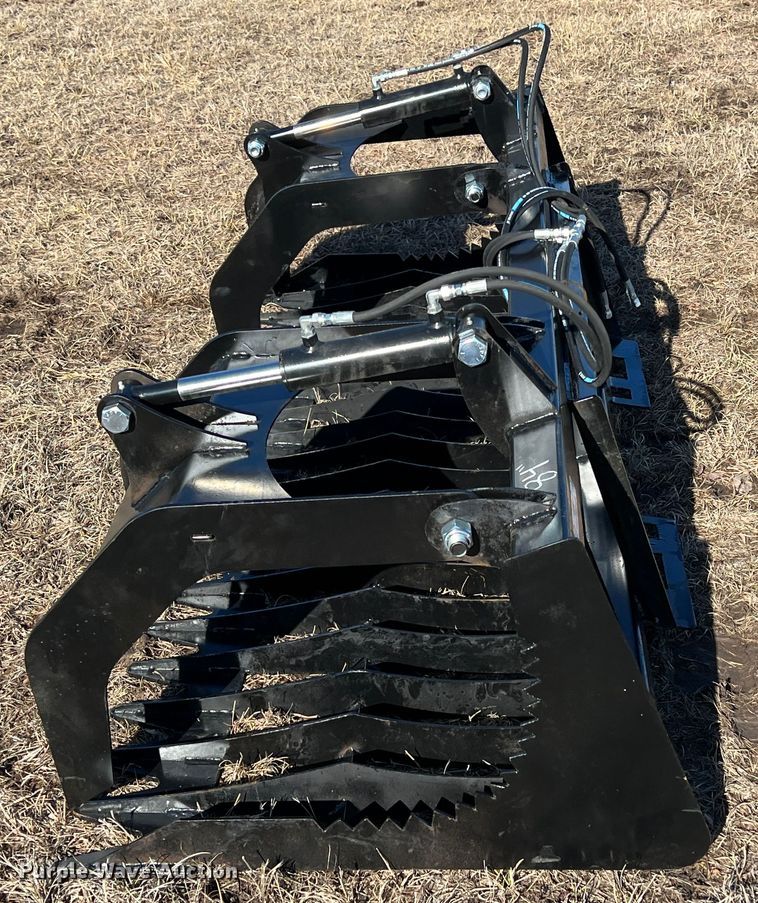 image for item ID9423 84" W skid steer grapple bucket