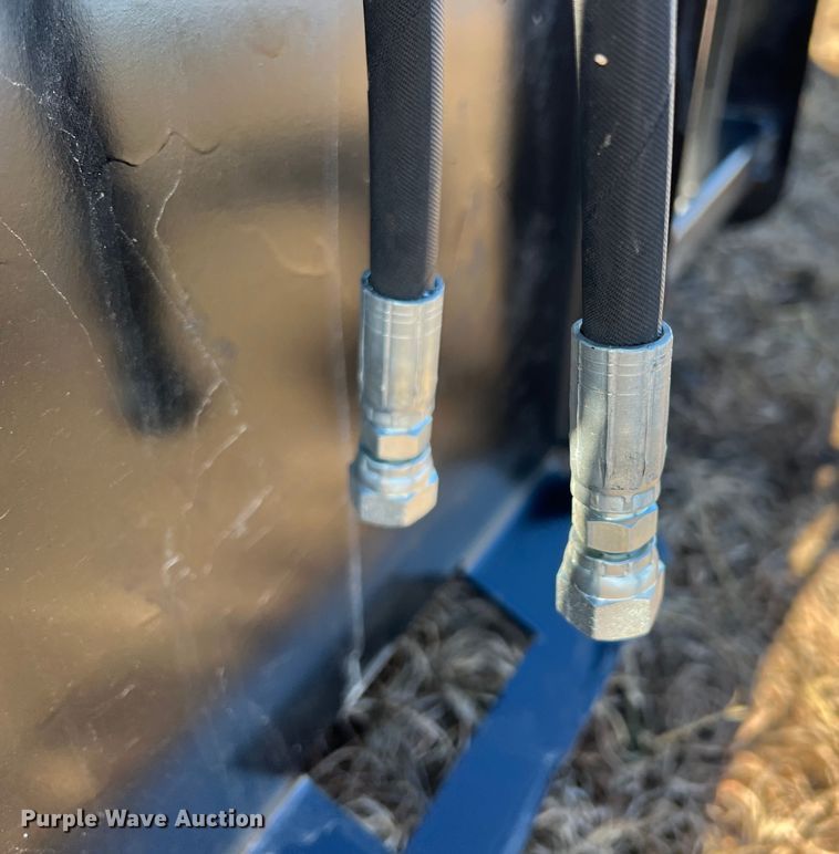 image for item ID9423 84" W skid steer grapple bucket