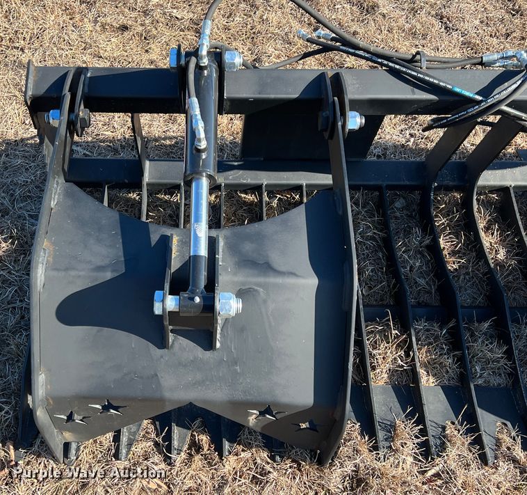 image for item ID9424 84" W skid steer grapple bucket