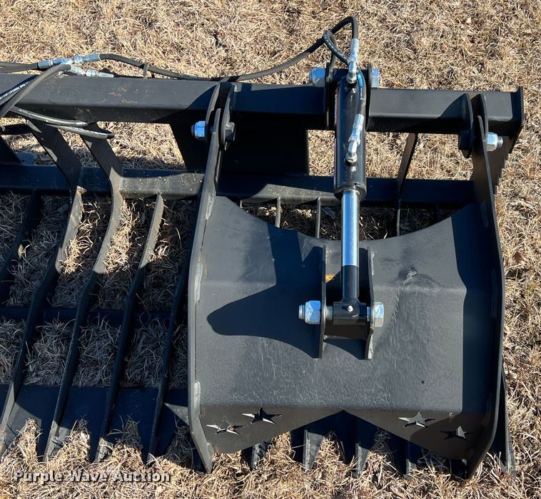 image for item ID9424 84" W skid steer grapple bucket