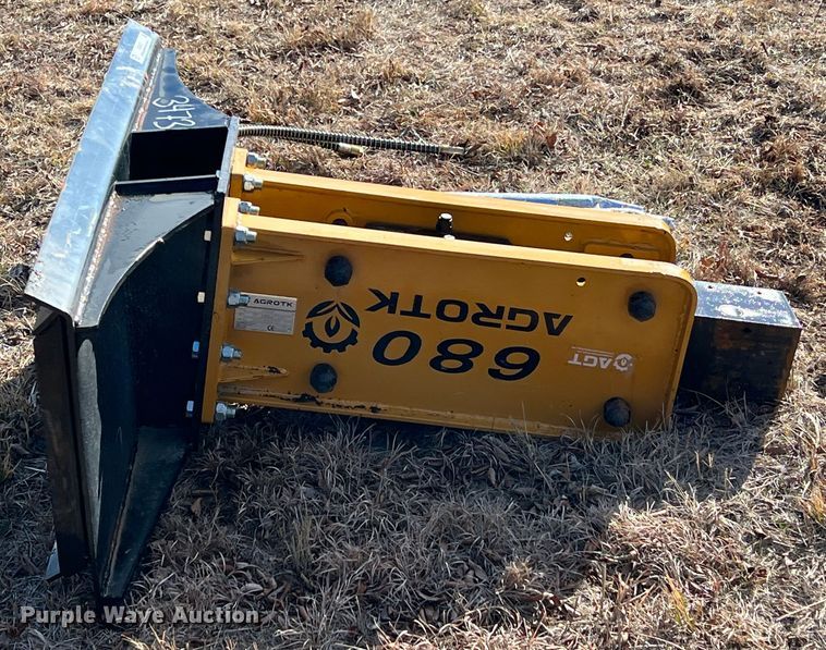 image for item ID9437 Agrotk 680  skid steer breaker