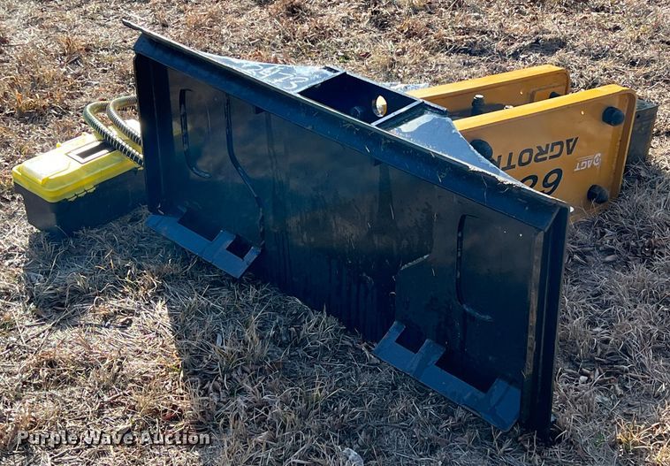 image for item ID9437 Agrotk 680  skid steer breaker