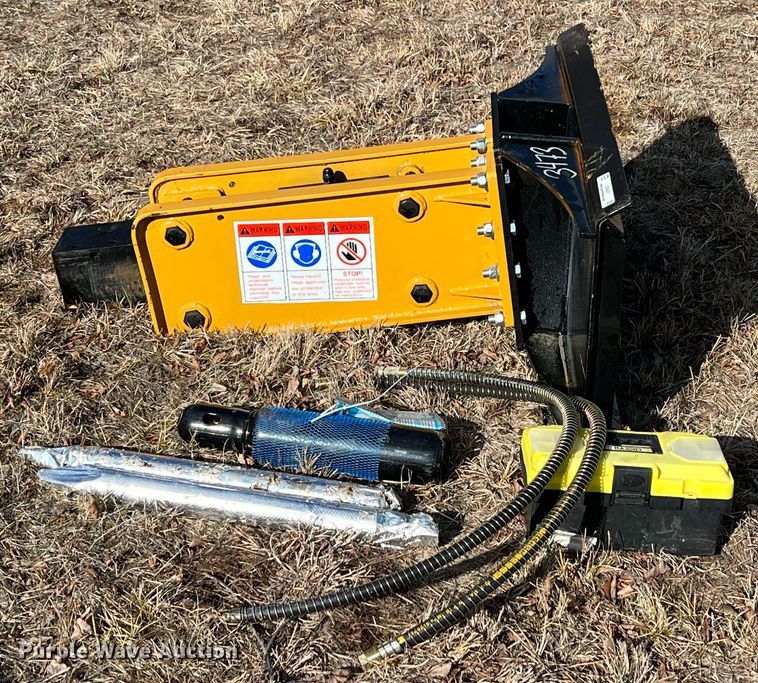 image for item ID9437 Agrotk 680  skid steer breaker