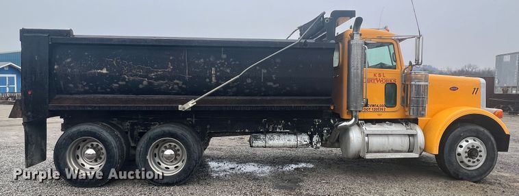 image for item ID9459 2007 Peterbilt 379  dump truck