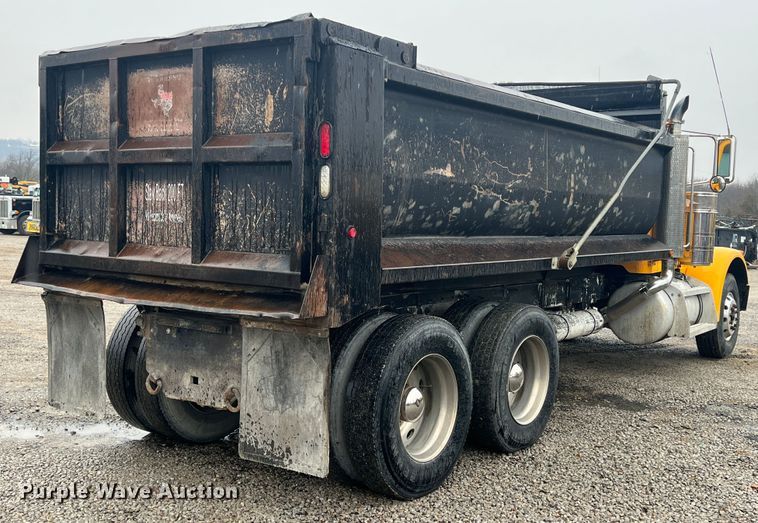 image for item ID9459 2007 Peterbilt 379  dump truck