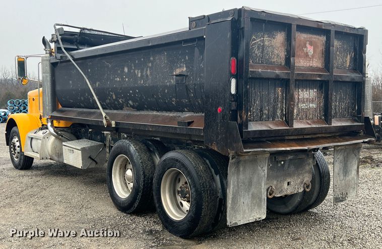image for item ID9459 2007 Peterbilt 379  dump truck