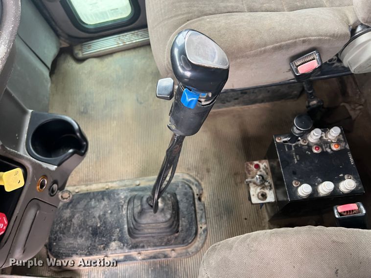 image for item ID9459 2007 Peterbilt 379  dump truck