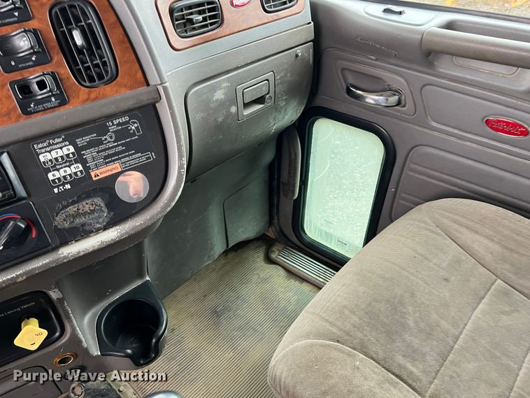 image for item ID9459 2007 Peterbilt 379  dump truck