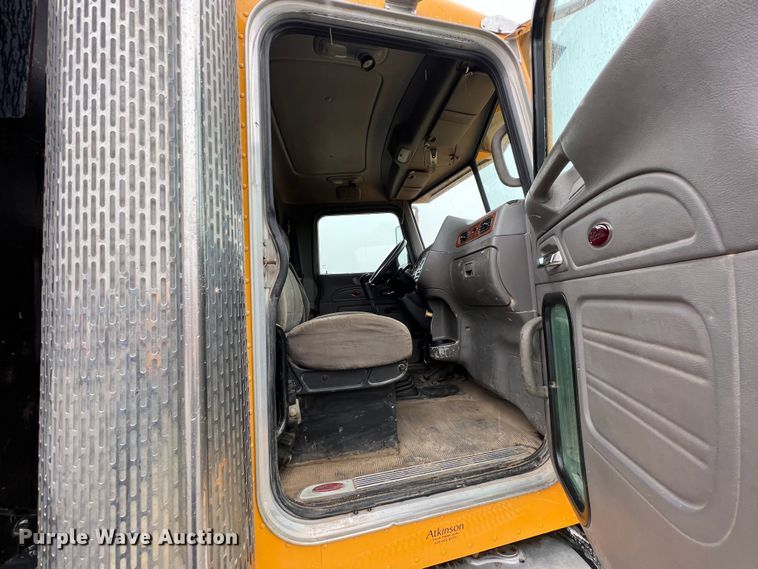 image for item ID9459 2007 Peterbilt 379  dump truck