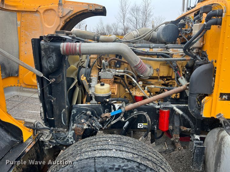 image for item ID9459 2007 Peterbilt 379  dump truck