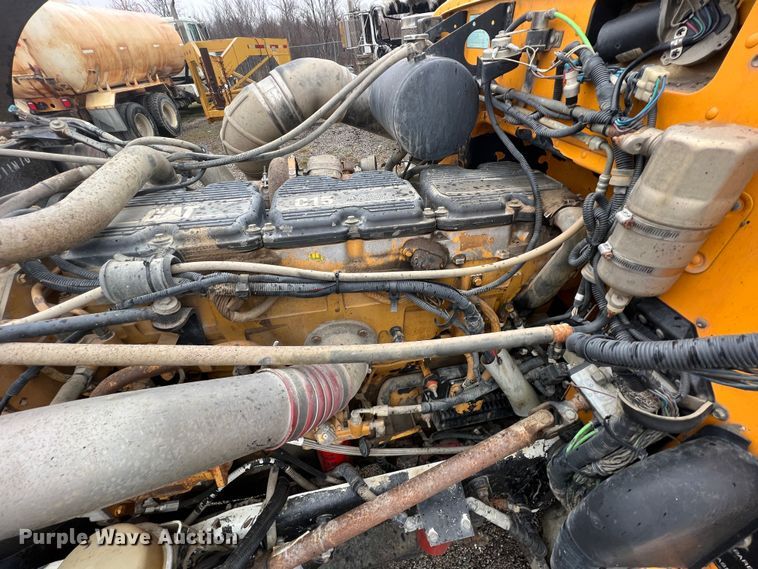 image for item ID9459 2007 Peterbilt 379  dump truck