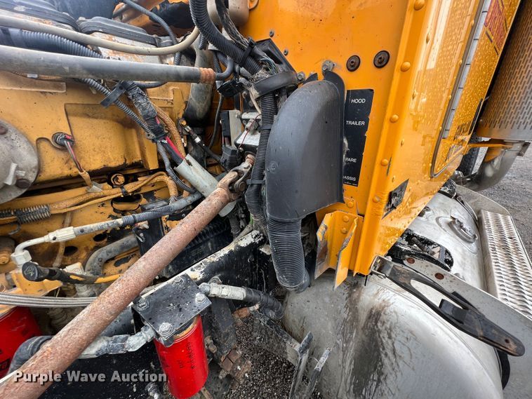 image for item ID9459 2007 Peterbilt 379  dump truck