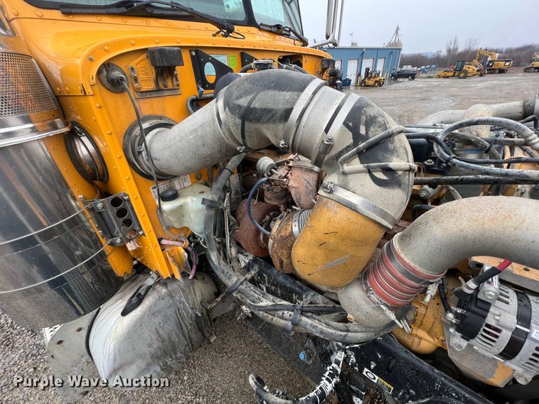 image for item ID9459 2007 Peterbilt 379  dump truck