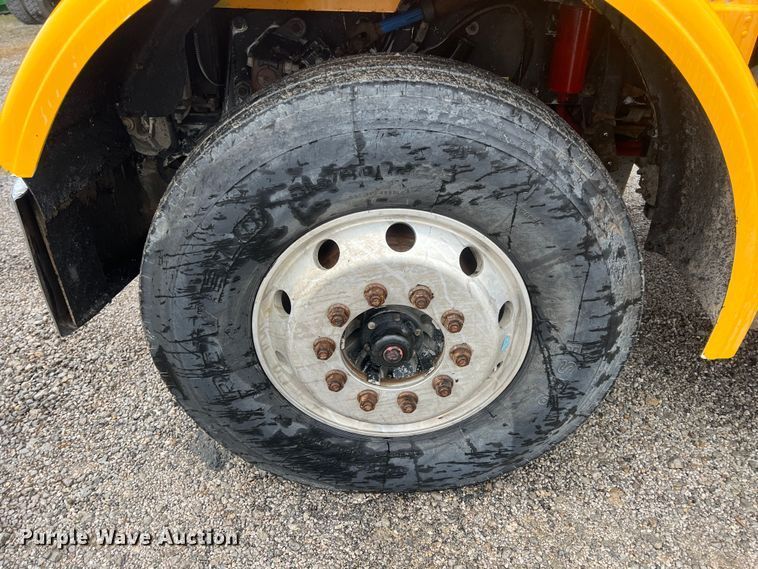 image for item ID9459 2007 Peterbilt 379  dump truck