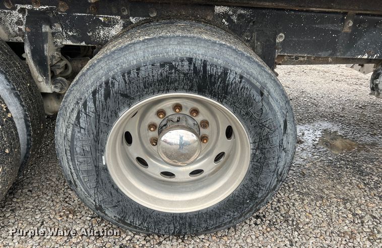 image for item ID9459 2007 Peterbilt 379  dump truck