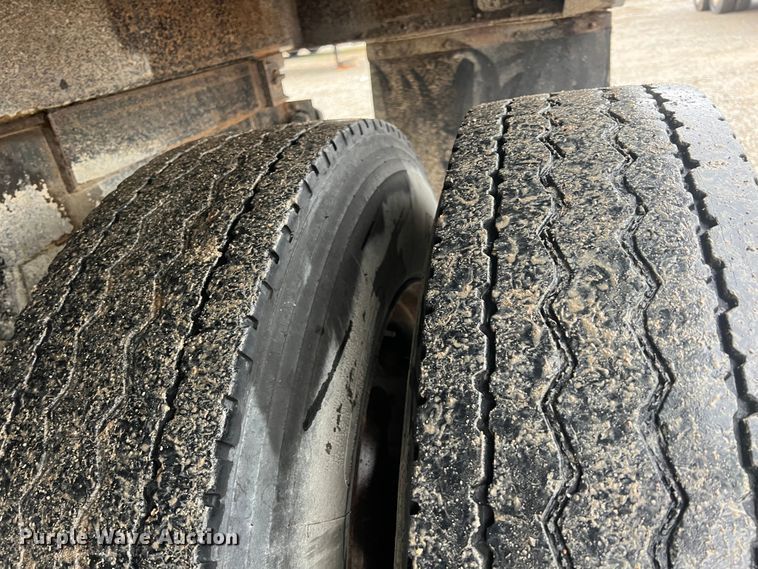 image for item ID9459 2007 Peterbilt 379  dump truck