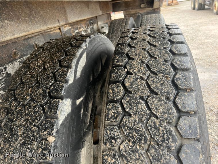 image for item ID9459 2007 Peterbilt 379  dump truck