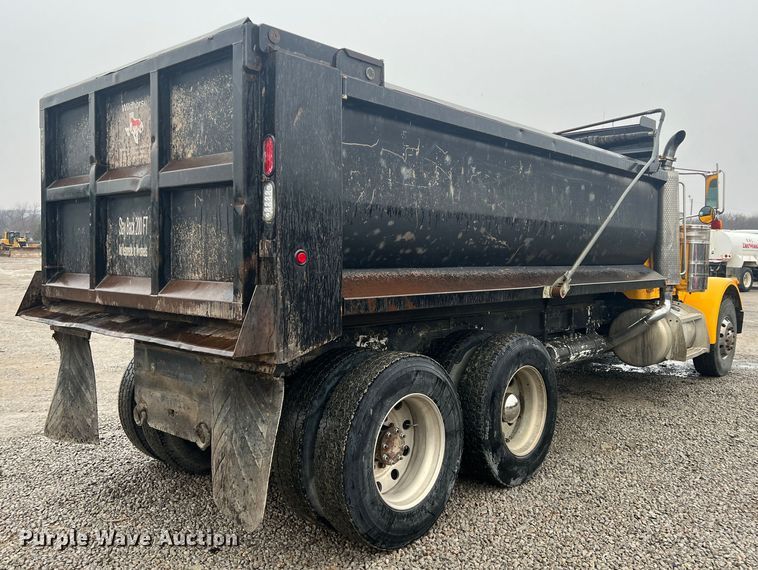 image for item ID9460 2007 Peterbilt 379  dump truck