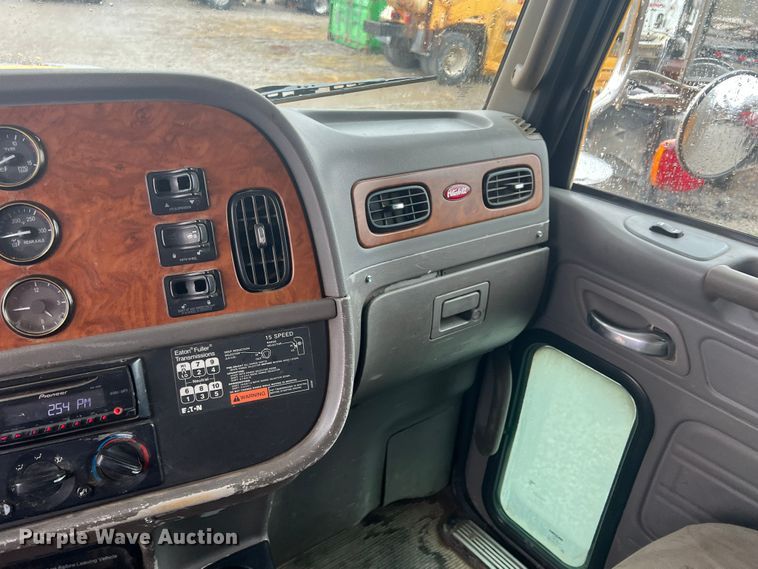 image for item ID9460 2007 Peterbilt 379  dump truck