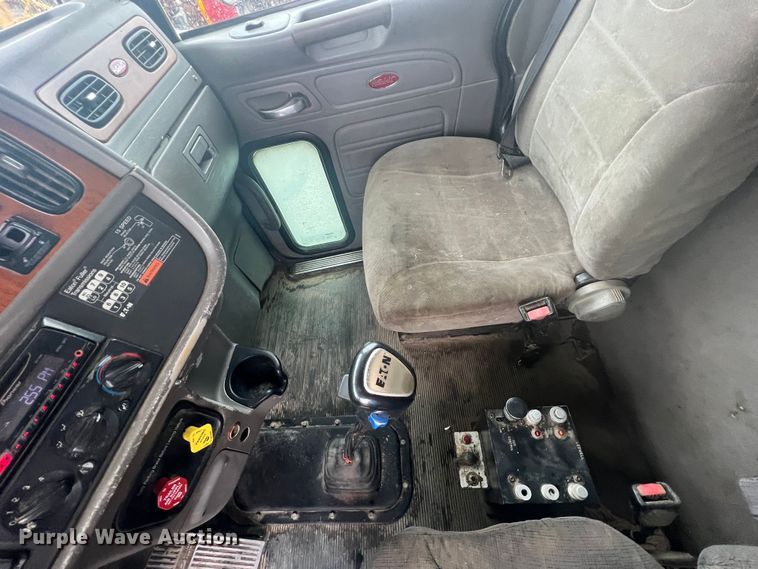 image for item ID9460 2007 Peterbilt 379  dump truck