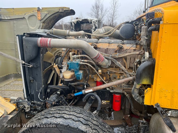 image for item ID9460 2007 Peterbilt 379  dump truck