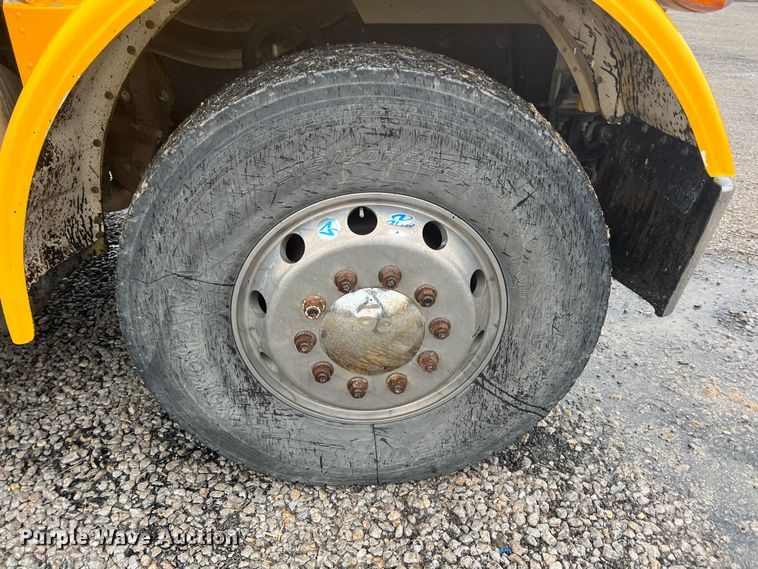 image for item ID9460 2007 Peterbilt 379  dump truck