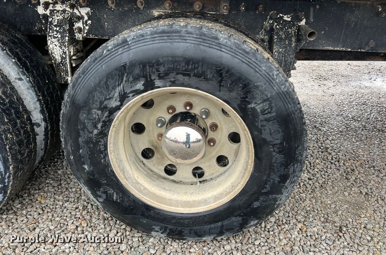 image for item ID9460 2007 Peterbilt 379  dump truck