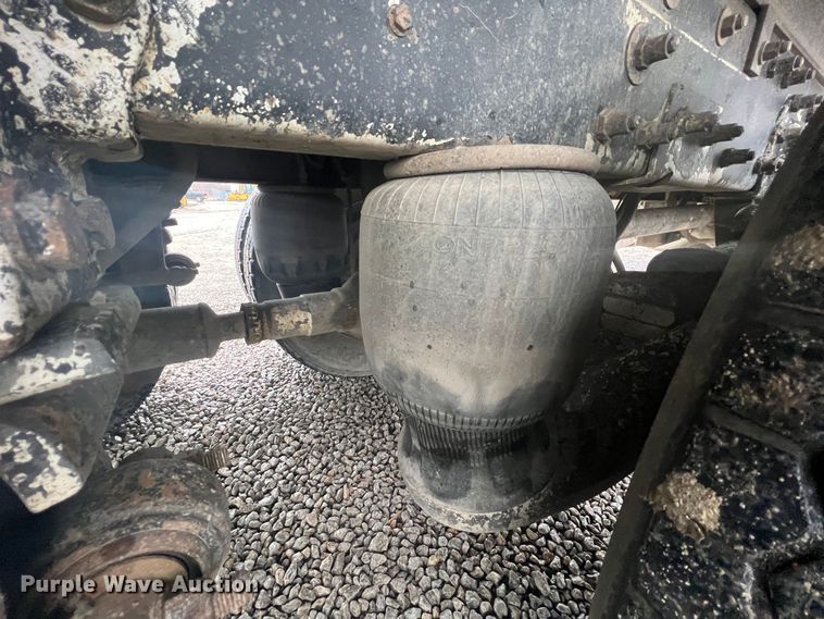 image for item ID9460 2007 Peterbilt 379  dump truck