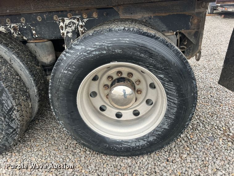 image for item ID9460 2007 Peterbilt 379  dump truck