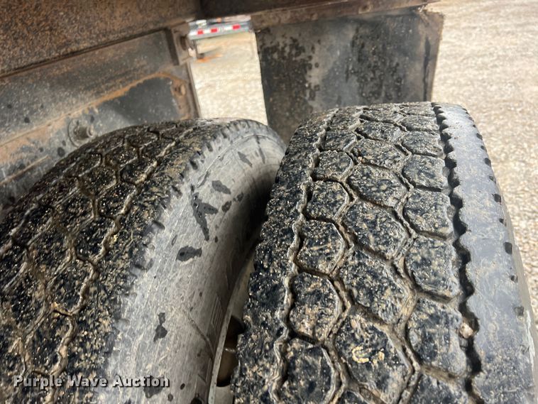 image for item ID9460 2007 Peterbilt 379  dump truck