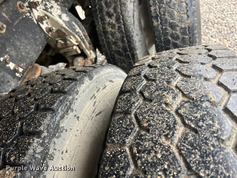 image for item ID9460 2007 Peterbilt 379  dump truck