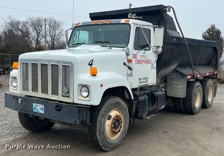 image for item ID9461 1996 International 2554  dump truck