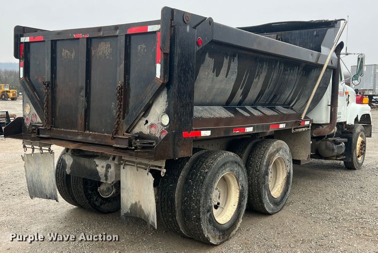 image for item ID9461 1996 International 2554  dump truck