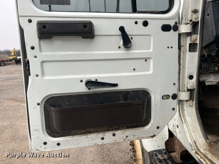 image for item ID9461 1996 International 2554  dump truck