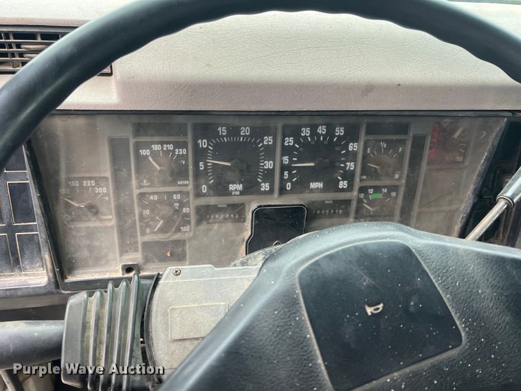 image for item ID9461 1996 International 2554  dump truck