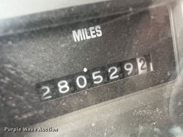 image for item ID9461 1996 International 2554  dump truck