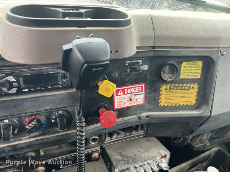 image for item ID9461 1996 International 2554  dump truck