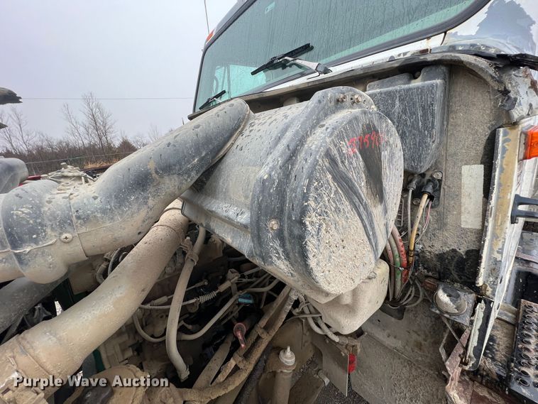 image for item ID9461 1996 International 2554  dump truck