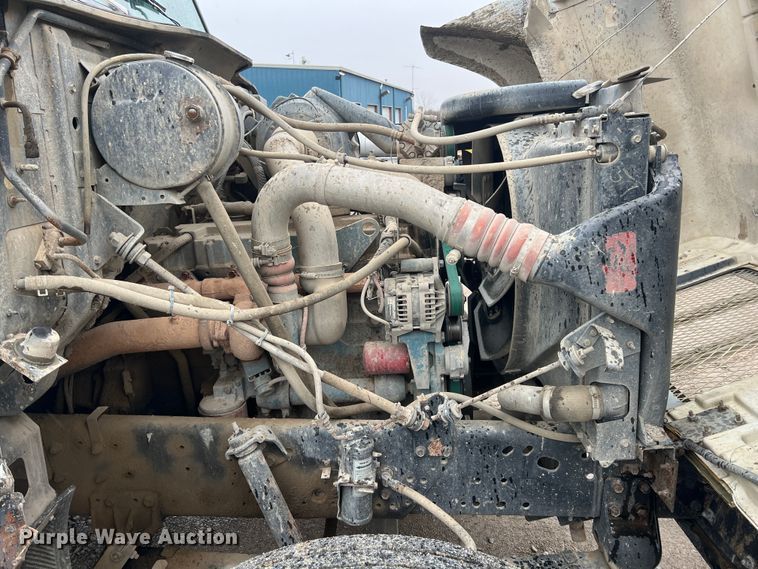 image for item ID9461 1996 International 2554  dump truck