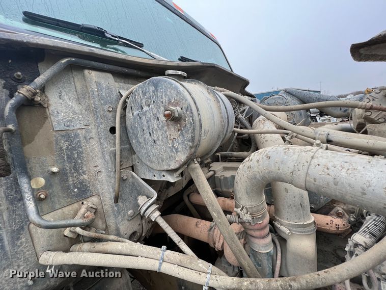 image for item ID9461 1996 International 2554  dump truck