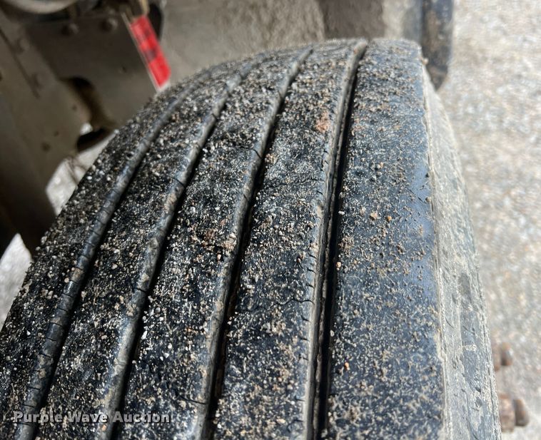 image for item ID9461 1996 International 2554  dump truck