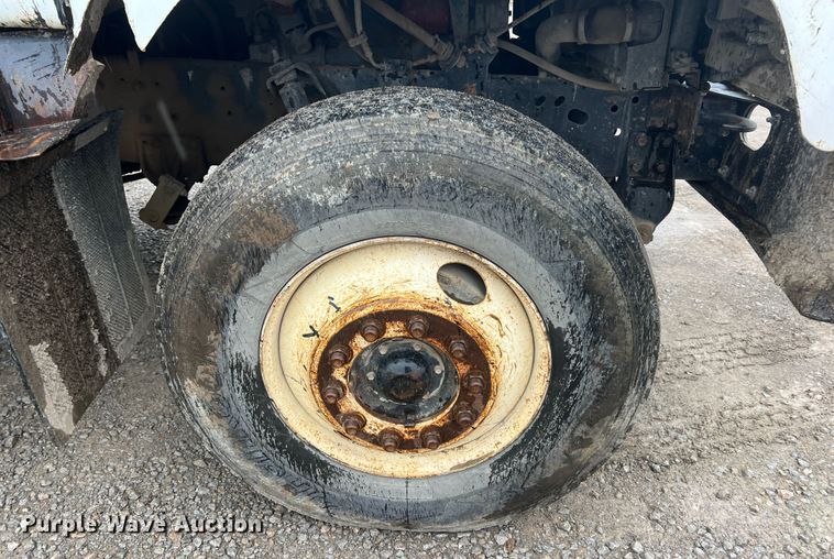 image for item ID9461 1996 International 2554  dump truck