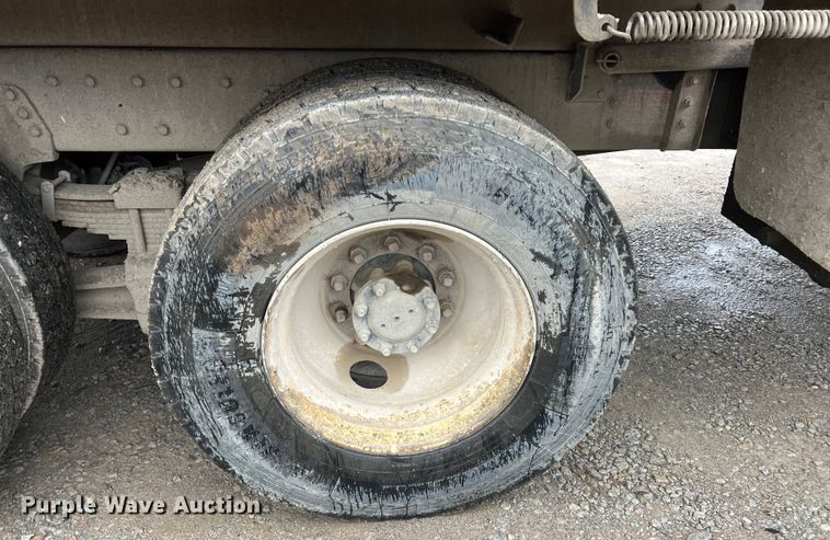 image for item ID9461 1996 International 2554  dump truck